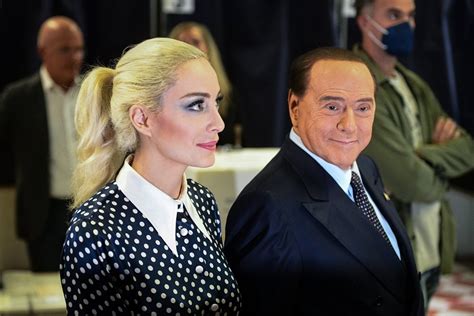 S­i­l­v­i­o­ ­B­e­r­l­u­s­c­o­n­i­,­ ­M­a­r­t­a­ ­F­a­s­c­i­n­a­ ­i­l­e­ ­o­y­ ­k­u­l­l­a­n­d­ı­